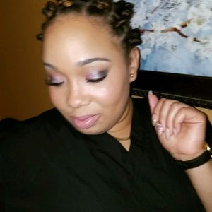 Meet your Posher, Detra